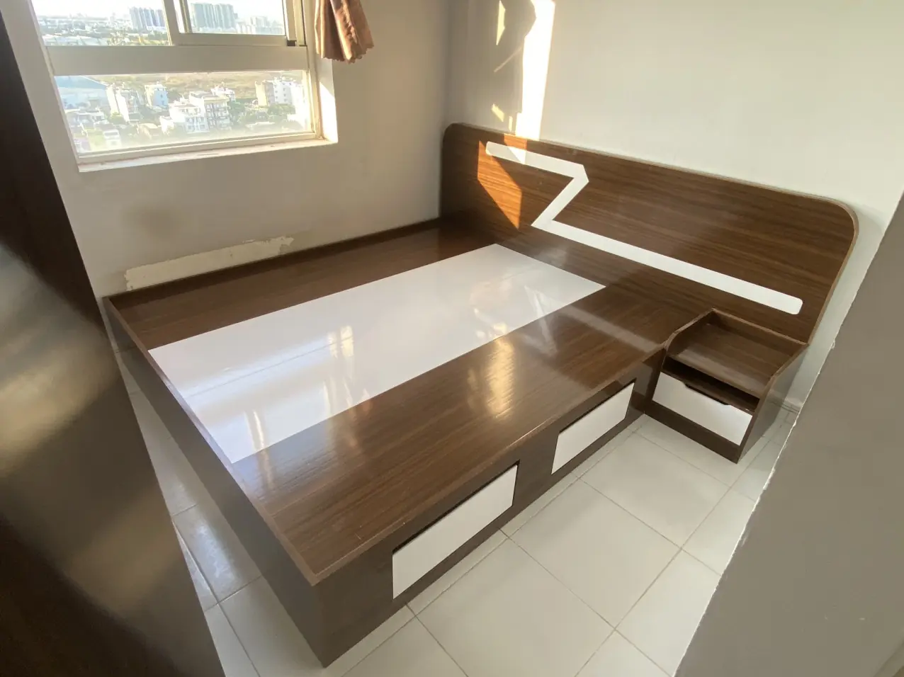 Giường Nhựa Ecoplast Vân Gỗ Kết Hợp Tab Đầu Giường Và Hộc Kéo Tiện Lợi